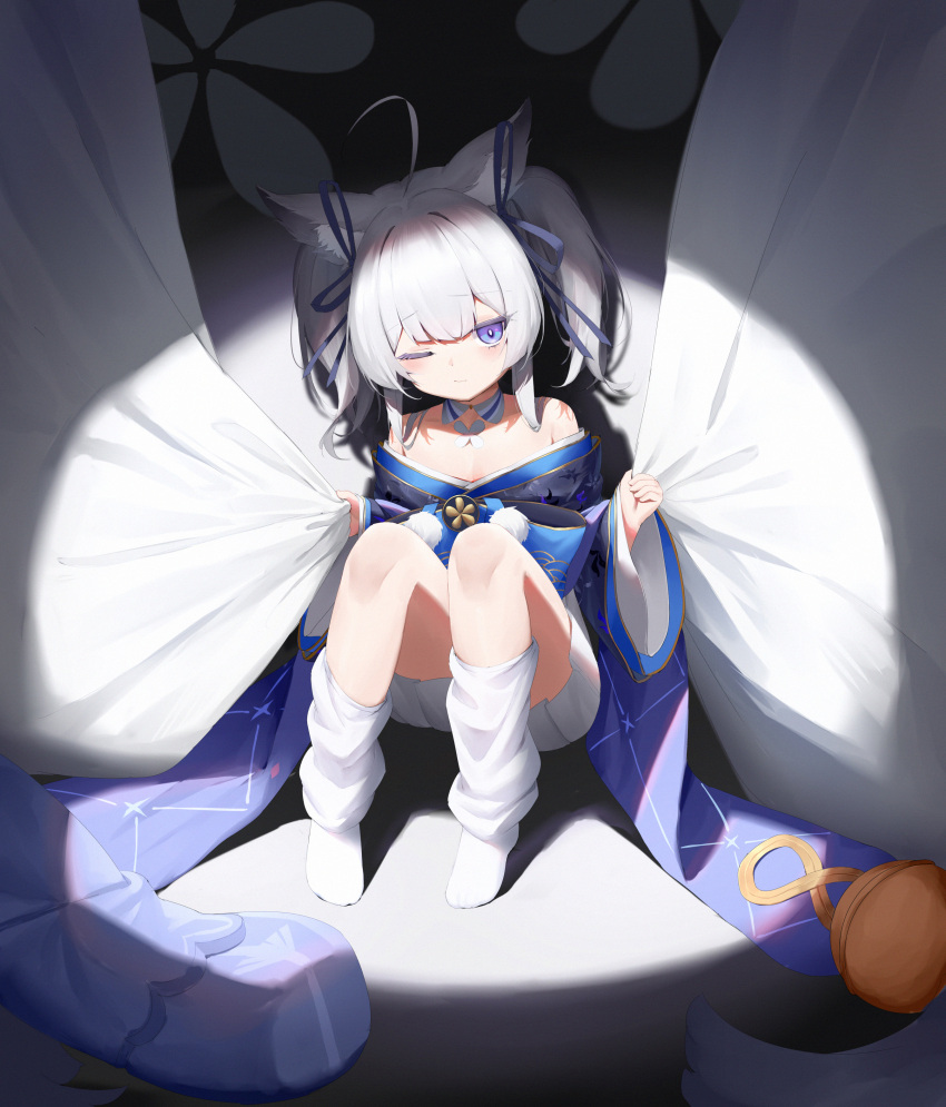 absurdres ahoge animal_ear_fluff animal_ears azur_lane bare_shoulders blue_eyes blue_kimono blue_ribbon bright_pupils chinese_commentary closed_mouth collarbone commentary_request female fox_ears fox_girl hair_ribbon head_tilt highres japanese_clothes kafeifeifeifeifeifei_jiemo_jun kimono knees_up looking_at_viewer loose_socks one_eye_closed pleated_skirt ribbon shadow shinano-chan_(azur_lane) short_hair sitting skirt socks solo spotlight twintails white_hair white_pupils white_skirt white_socks