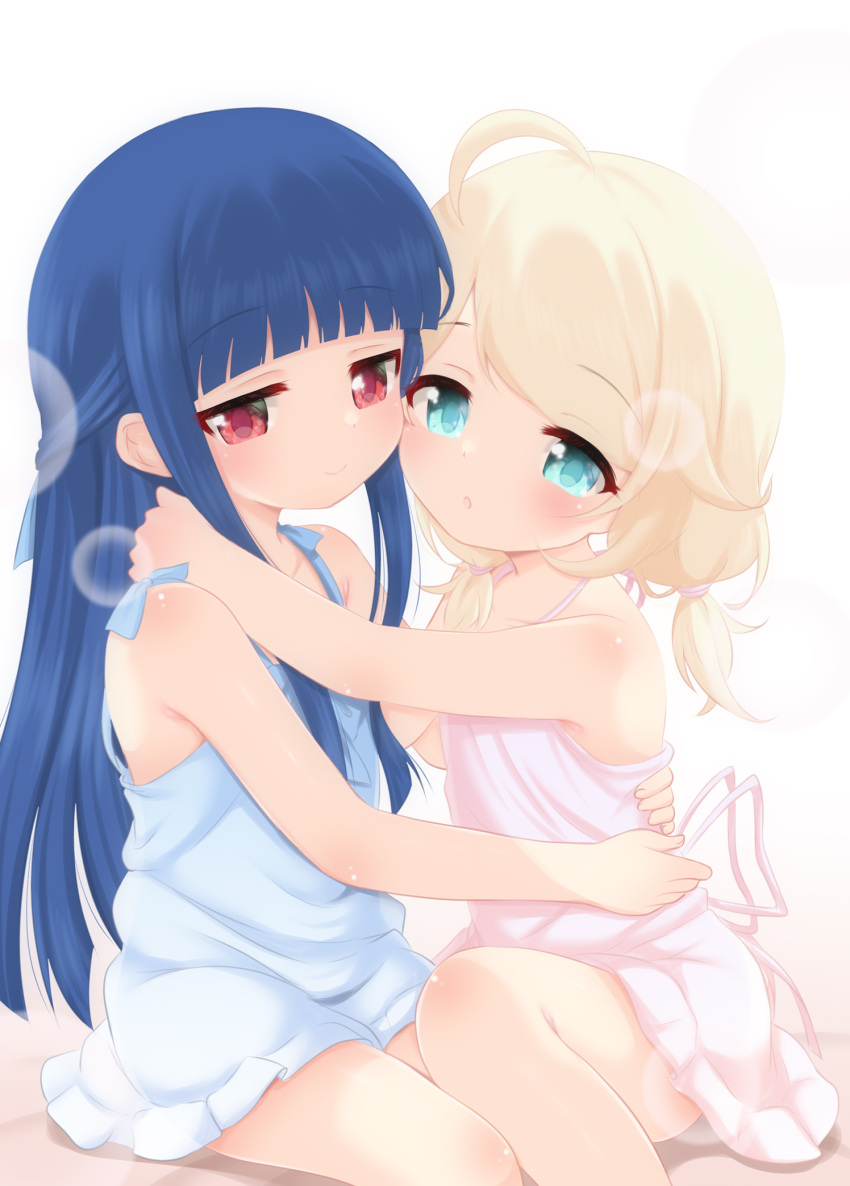 2girls :o ahoge blonde_hair blue_camisole blue_hair blush camisole commentary_request flat_chest green_eyes highres hosizora_mikoto hug idolmaster idolmaster_cinderella_girls jitome long_hair looking_at_viewer low_twintails medium_hair multiple_girls on_bed pink_camisole red_eyes sajo_yukimi sidelocks sitting smile twintails white_background yusa_kozue