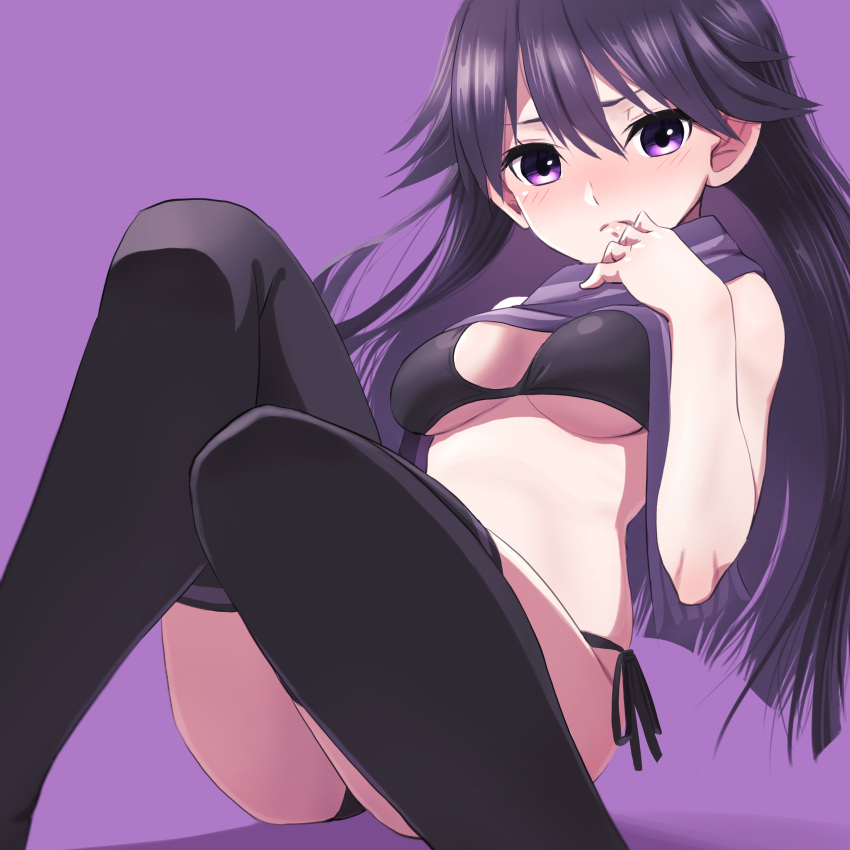 absurdres bikini black_bikini black_hair black_thighhighs breasts female hasegawa_(hase_popopo) highres kuroki_rei long_hair looking_at_viewer medium_breasts purple_background purple_eyes purple_scarf scarf side-tie_bikini_bottom sitting solo swimsuit thighhighs vividred_operation