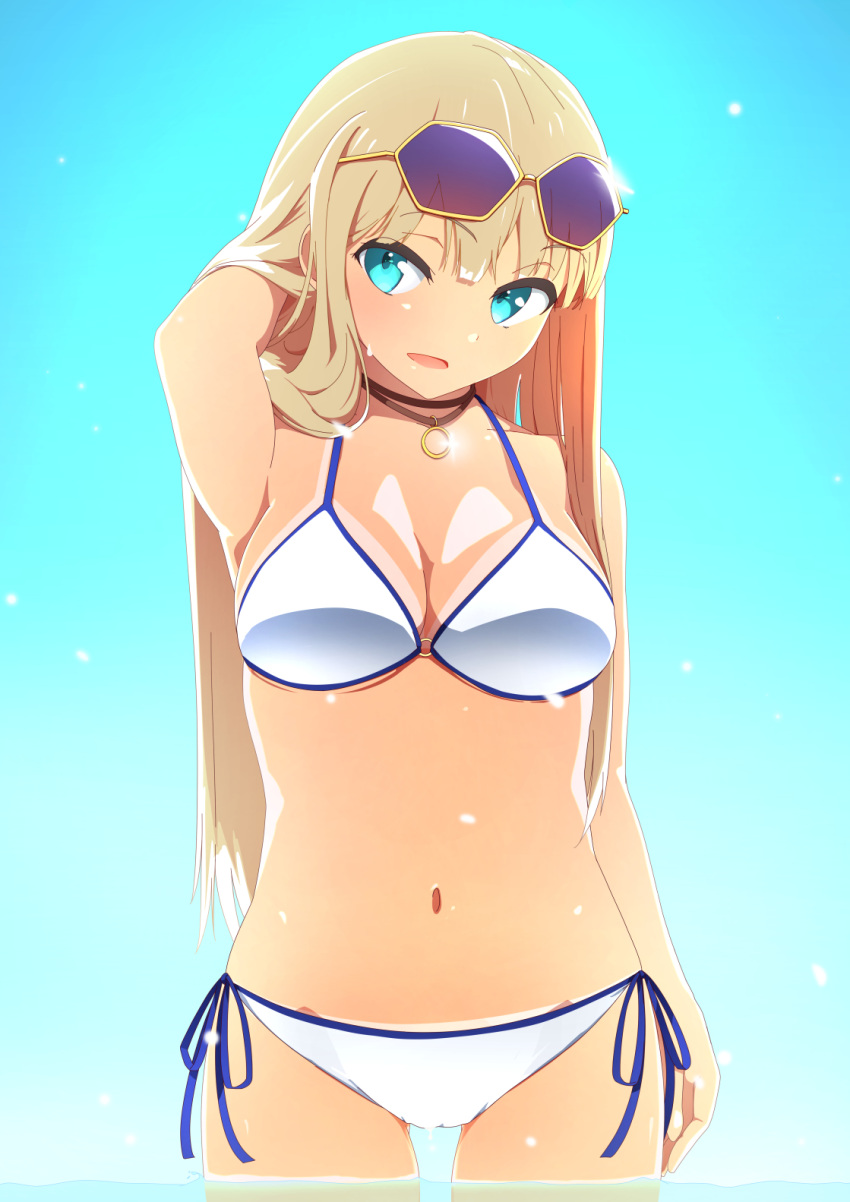 :d alessandra_susu arm_behind_head armpits bad_id bad_pixiv_id bikini bikini_tan black_hair blonde_hair blue_eyes breasts cleavage eyewear_on_head female halterneck highres long_hair navel open_mouth side-tie_bikini_bottom smile solo sonri sunglasses swimsuit tan tanlines tokyo_7th_sisters wading white_bikini