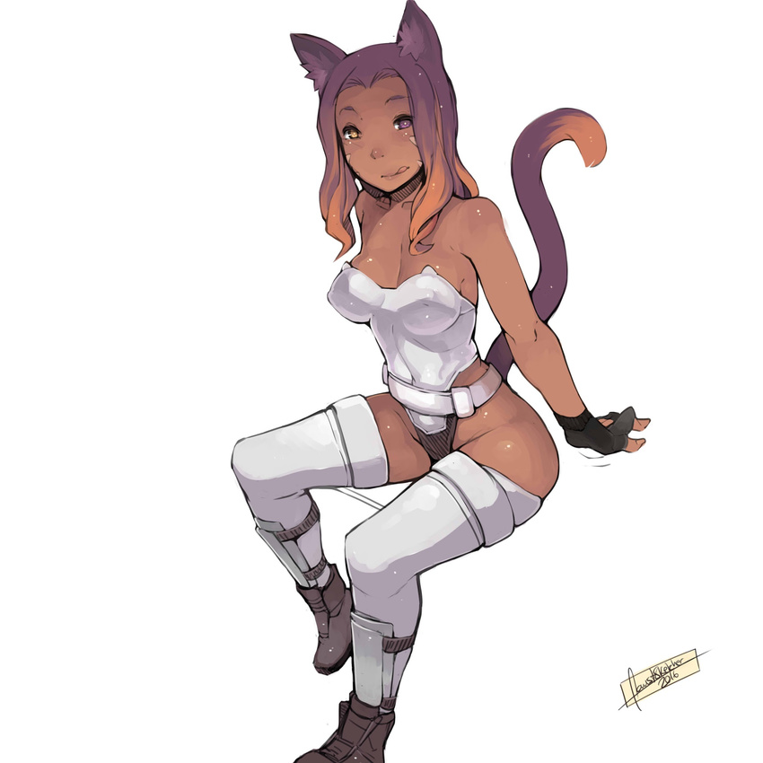 altera_moontail animal_ears ankle_boots bare_shoulders belt boots breasts brown_eyes brown_hair cat_ears cat_tail cleavage cosplay dark-skinned_female dark_skin dated faustsketcher female final_fantasy final_fantasy_xiv fingerless_gloves full_body ghost_in_the_shell ghost_in_the_shell_stand_alone_complex gloves gradient_hair heterochromia highres invisible_chair kusanagi_motoko kusanagi_motoko_(cosplay) leotard licking_lips long_hair medium_breasts miqo'te multicolored_hair original purple_eyes purple_hair sitting solo tail thighhighs tongue tongue_out warrior_of_light_(ff14) white_background