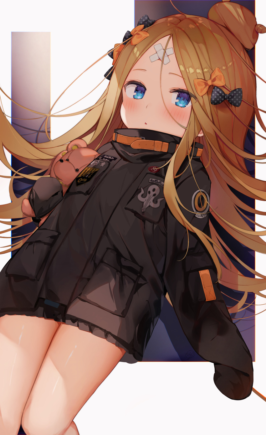 :o abigail_williams_(fate) abigail_williams_(traveling_outfit)_(fate) absurdres bandaid bandaid_on_face bandaid_on_forehead black_jacket blonde_hair blue_eyes blush bomber_jacket bow dutch_angle embarrassed fate/grand_order fate_(series) female hair_bun hairbow highres hugging_doll hugging_object jacket long_hair looking_at_viewer messy_hair multiple_hair_bows official_alternate_costume parted_bangs shin_no_tenpii single_hair_bun sleeves_past_fingers sleeves_past_wrists solo stuffed_animal stuffed_toy surprised teddy_bear very_long_hair