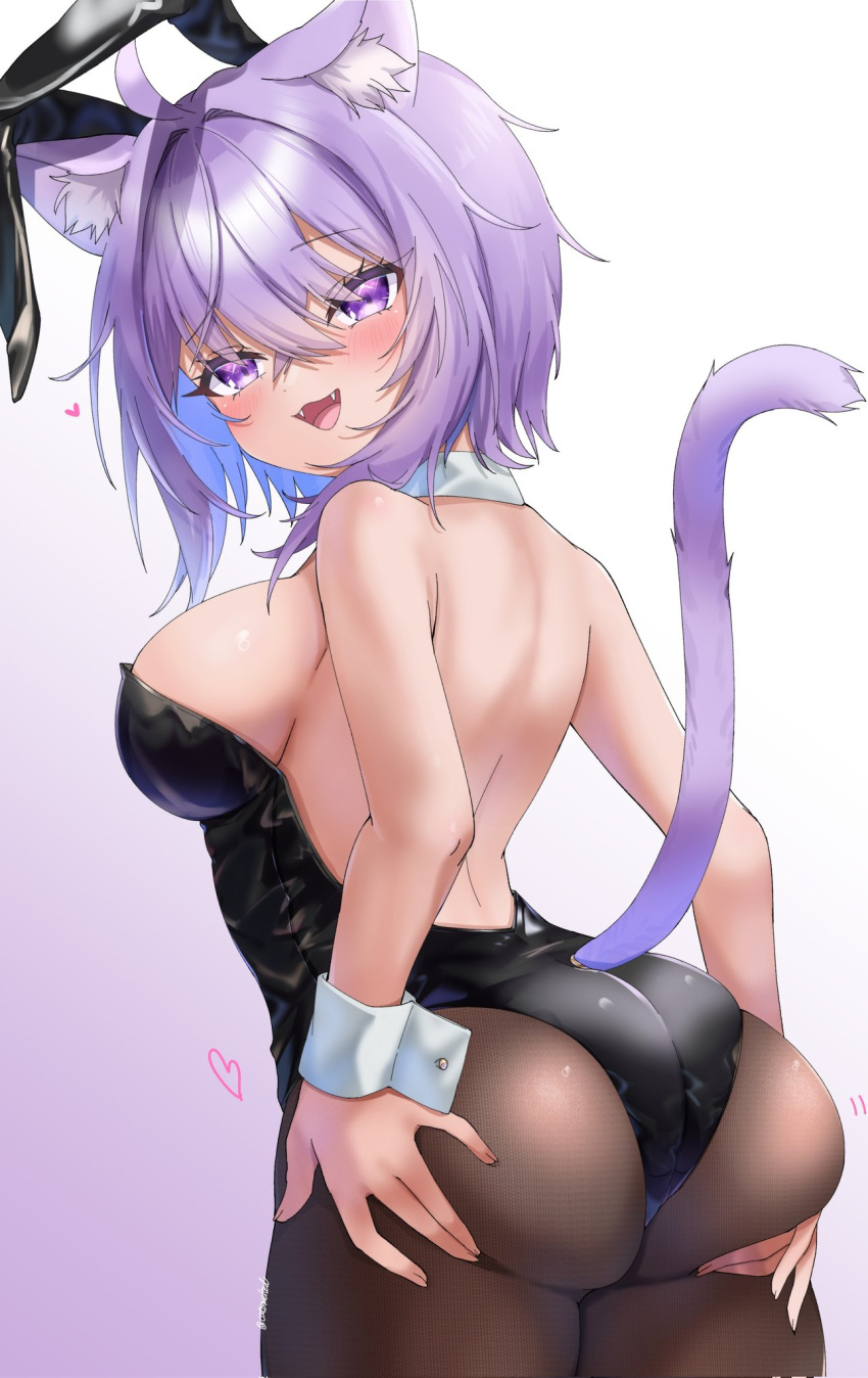 :3 alternate_costume animal_ear_fluff animal_ears ass bare_back bare_shoulders black_leotard black_pantyhose blue_hair blush breasts cat_ears cat_girl cat_tail colored_inner_hair cowboy_shot fake_animal_ears female from_behind gradient_background heart highres hololive large_breasts leotard looking_at_viewer looking_back medium_hair multicolored_hair nekomata_okayu oerba_yun_fang open_mouth pantyhose playboy_bunny purple_eyes purple_hair rabbit_ears strapless strapless_leotard tail toketa_neko tongue virtual_youtuber