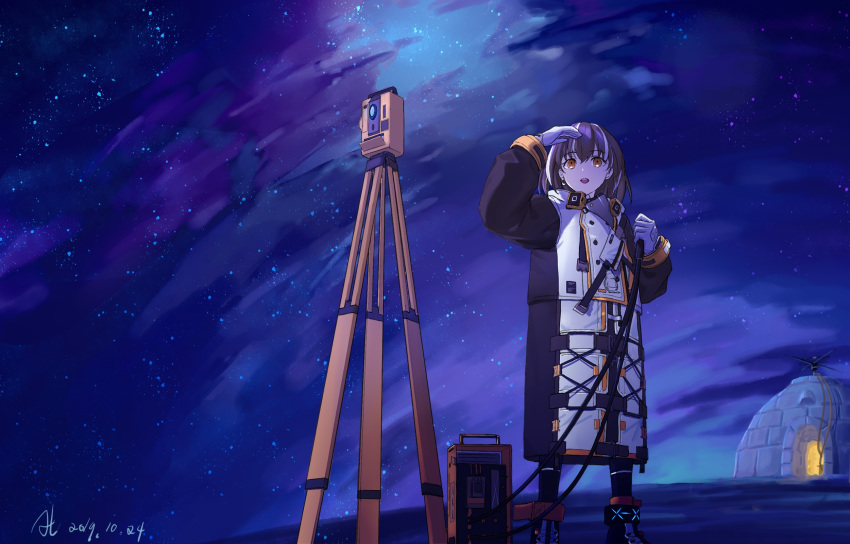 arknights brown_eyes brown_hair coat dated female gloves highres igloo magallan_(arknights) multicolored_hair night night_sky sky snow_shelter solo star_(sky) starry_sky streaked_hair theodolite tripod veolia white_gloves winter_clothes winter_coat