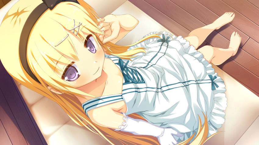 amamoto_louis barefoot blonde_hair couch dress elbow_gloves feet female flat_chest from_above game_cg gloves hair_ornament hairband hairclip highres long_hair looking_up naka_no_hito_nado_inai! nimura_yuuji purple_eyes single_glove sitting smile solo sundress white_dress