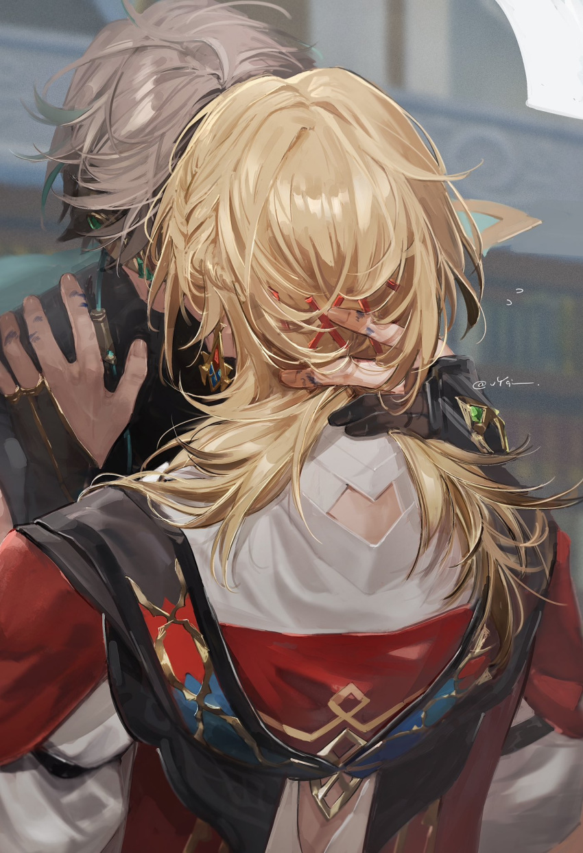 2boys alhaitham_(genshin_impact) artist_name back blonde_hair braid commentary face-to-face flying_sweatdrops from_behind genshin_impact grey_hair hair_ornament hand_in_another's_hair highres kaveh_(genshin_impact) male_focus medium_hair multiple_boys short_hair twitter_username upper_body very_short_hair vyqi x_hair_ornament yaoi