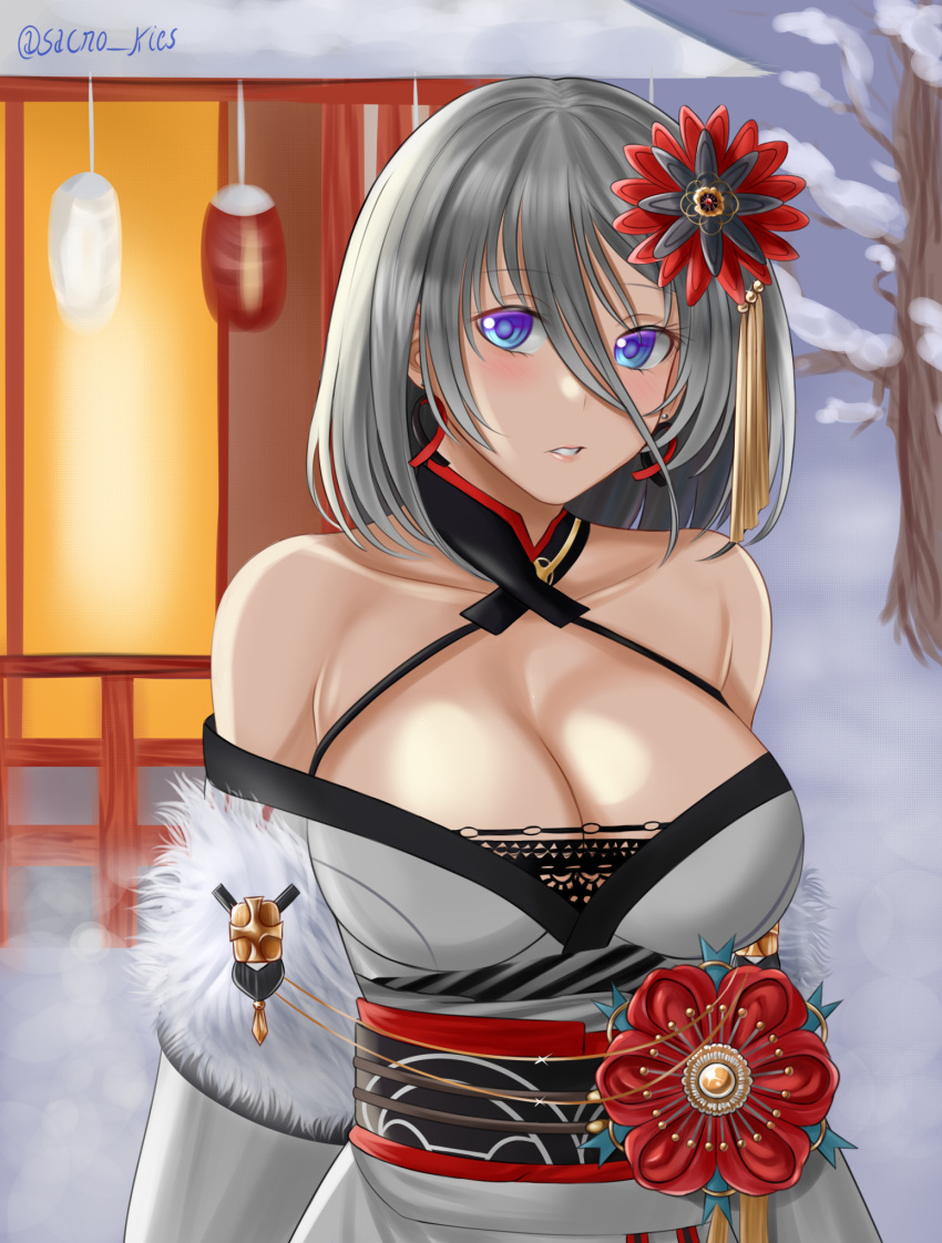 artist_name azur_lane bare_shoulders blue_eyes blush breasts cleavage collarbone english_commentary feather_boa female flower grey_hair hair_flower hair_ornament highres japanese_clothes kimono large_breasts looking_at_viewer official_alternate_costume open_mouth parted_lips sacrokies short_hair solo teeth tirpitz_(azur_lane) tirpitz_(seasonal_pine_and_the_frost_flower)_(azur_lane) upper_body white_kimono yukata