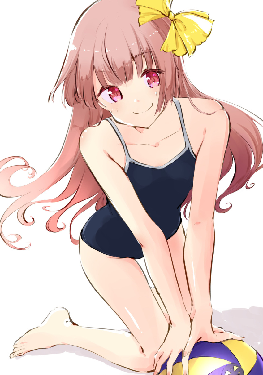 absurdres atelier_(series) atelier_lydie_&_suelle bad_id bad_pixiv_id ball bare_arms bare_legs barefoot beachball blue_one-piece_swimsuit bow breasts closed_mouth collarbone female floating_hair hairbow highres kneeling long_hair looking_at_viewer minidraco one-piece_swimsuit pink_hair red_eyes school_swimsuit shiny_skin simple_background small_breasts smile solo suelle_marlen swimsuit very_long_hair white_background yellow_bow