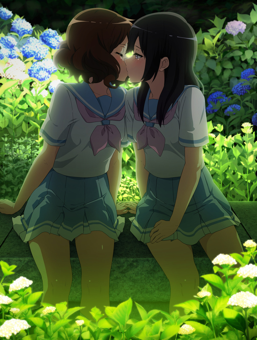 2girls black_hair blue_eyes blush brown_hair closed_eyes commentary_request facing_another flower hibike!_euphonium highres holding_hands hydrangea interlocked_fingers kissing kitauji_high_school_uniform kousaka_reina long_hair looking_at_another multiple_girls neckerchief oumae_kumiko outdoors pink_neckerchief purple_eyes school_uniform serafuku short_hair sitting sonouchi_(bigsummersky) yuri