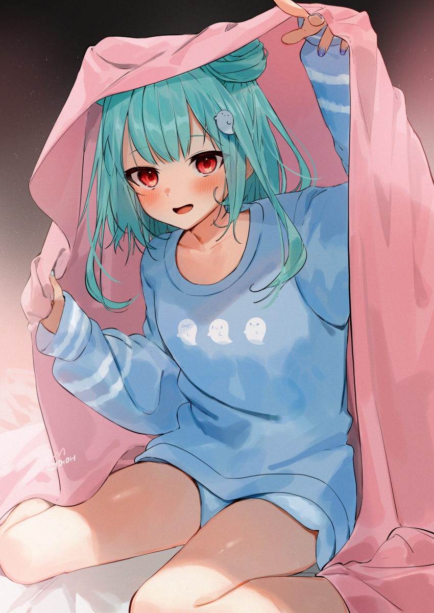 alternate_costume blanket blue_nails blue_pajamas blue_shirt blue_shorts blush commentary_request double_bun female ghost_hair_ornament ghost_print gotou_(nekocat) green_hair hair_bun hair_ornament highres hololive long_hair long_sleeves looking_at_viewer nail_polish on_bed open_mouth pajamas print_shirt red_eyes shirt shorts sitting smile solo under_covers uruha_rushia virtual_youtuber wariza