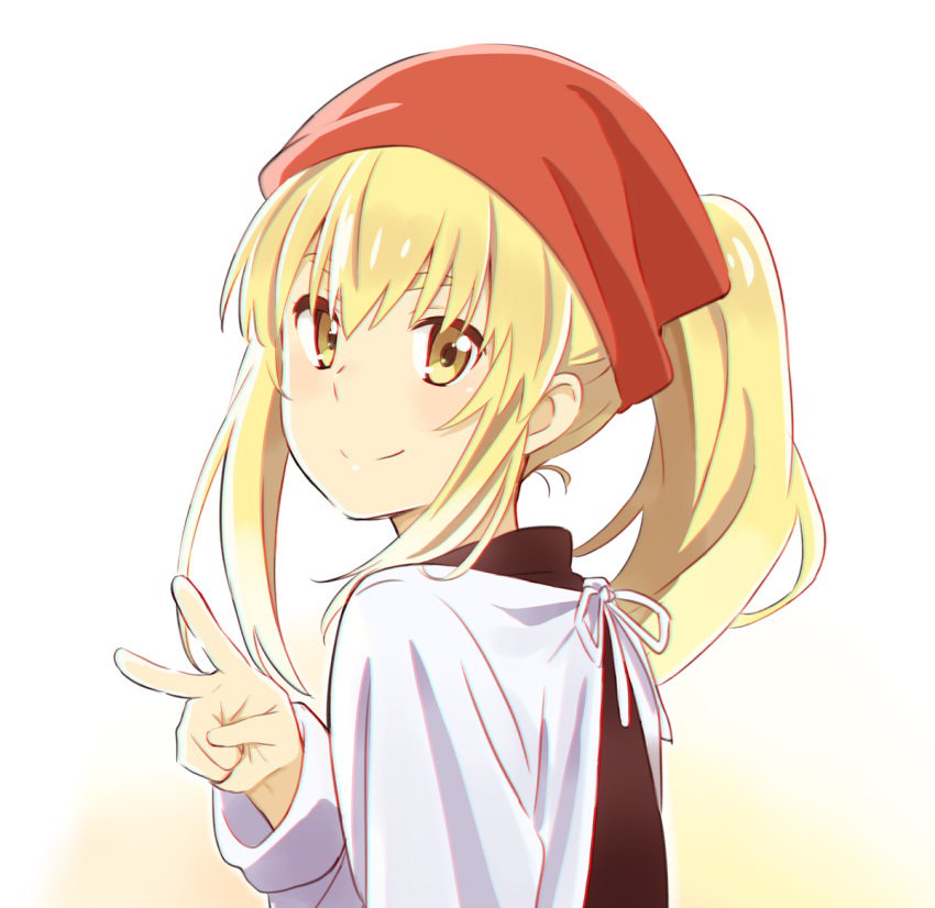 anzu_(hinamatsuri) black_shirt blonde_hair chromatic_aberration commentary_request female from_behind hair_between_eyes hinamatsuri_(manga) long_hair looking_at_viewer looking_back photoshop_(medium) ponytail shirt simple_background smile solo upper_body v white_background yamaguchi_satoshi yellow_eyes