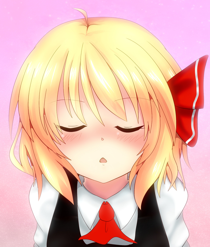 ahoge ascot blonde_hair blush closed_eyes commentary_request facing_viewer female highres incoming_kiss pink_background rumia solo touhou upper_body yabu_q