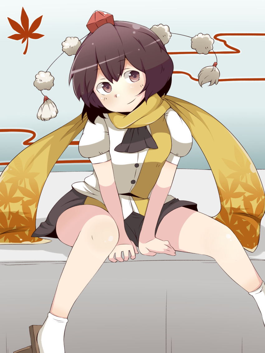 brown_eyes brown_hair commentary_request female geta hat highres looking_at_viewer scarf shameimaru_aya short_hair sitting skirt smile socks solo tengu-geta tokin_hat touhou tsukigi white_socks