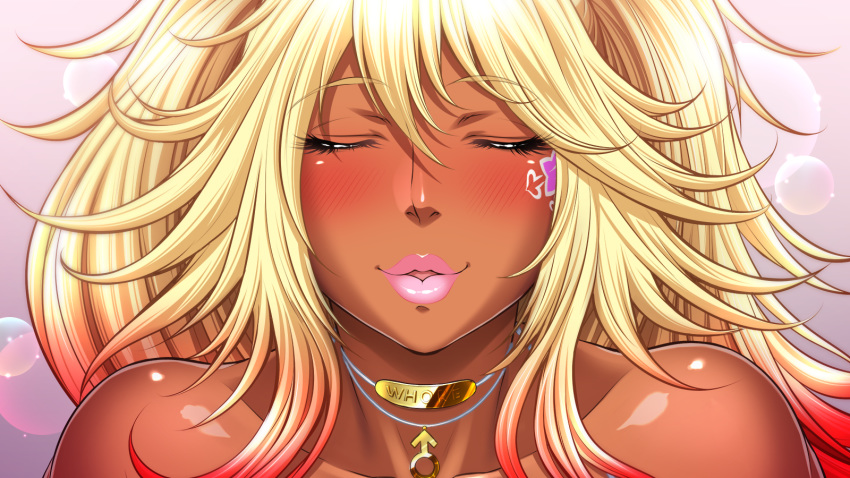 blonde_hair blush chinbotsu close dark_skin game_cg kissing long_hair necklace the_shemale_~densetsuteki_dosukebe_shemale_shoufu_to_boku_no_ochinchin_communication veleno