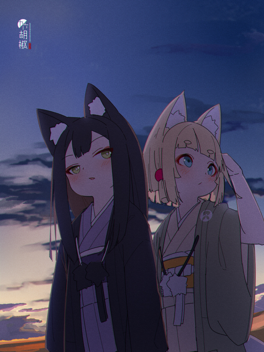 2girls animal_ears arm_up black_hair blonde_hair blue_eyes blue_sky blush brown_hair brown_kimono chromatic_aberration closed_mouth cloud commentary fox_ears green_eyes highres japanese_clothes kimono kuro-chan_(kuro_kosyou) kuro_kosyou long_hair long_sleeves multicolored_hair multiple_girls obi open_clothes original outdoors parted_lips purple_kimono sash short_eyebrows short_hair short_sleeves sky sunset thick_eyebrows two-tone_hair wide_sleeves yui_(kuro_kosyou)