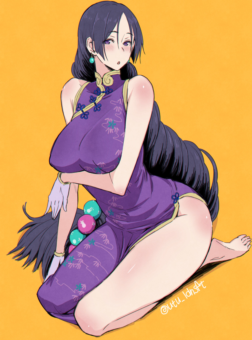 bare_shoulders barefoot blush breast_hold breasts china_dress chinese_clothes commentary_request covered_nipples dress drill_hair earrings fate/grand_order fate_(series) female gloves highres jewelry large_breasts long_hair looking_at_viewer minamoto_no_raikou_(fate) minamoto_no_raikou_(traveling_outfit)_(fate) open_mouth parted_bangs purple_eyes purple_hair seiza side_slit simple_background sitting solo thighs utu_(ldnsft) very_long_hair white_background yellow_background