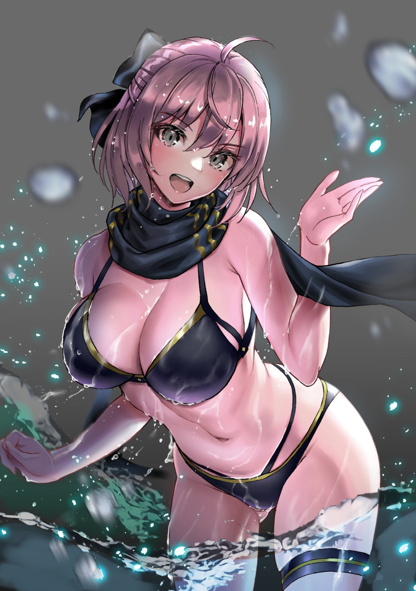 absurdres ahoge bare_shoulders bikini black_bikini black_bow black_scarf blonde_hair blurry blurry_foreground blush bow breasts cleavage fate/grand_order fate_(series) female hairbow half_updo highleg highleg_bikini highres large_breasts layered_bikini looking_at_viewer navel okita_j._souji_(fate) okita_j._souji_(first_ascension)_(fate) okita_souji_(fate) open_mouth partially_submerged scarf short_hair smile solo stomach suishougensou swimsuit thigh_strap thighs water_drop wet wristband yellow_eyes