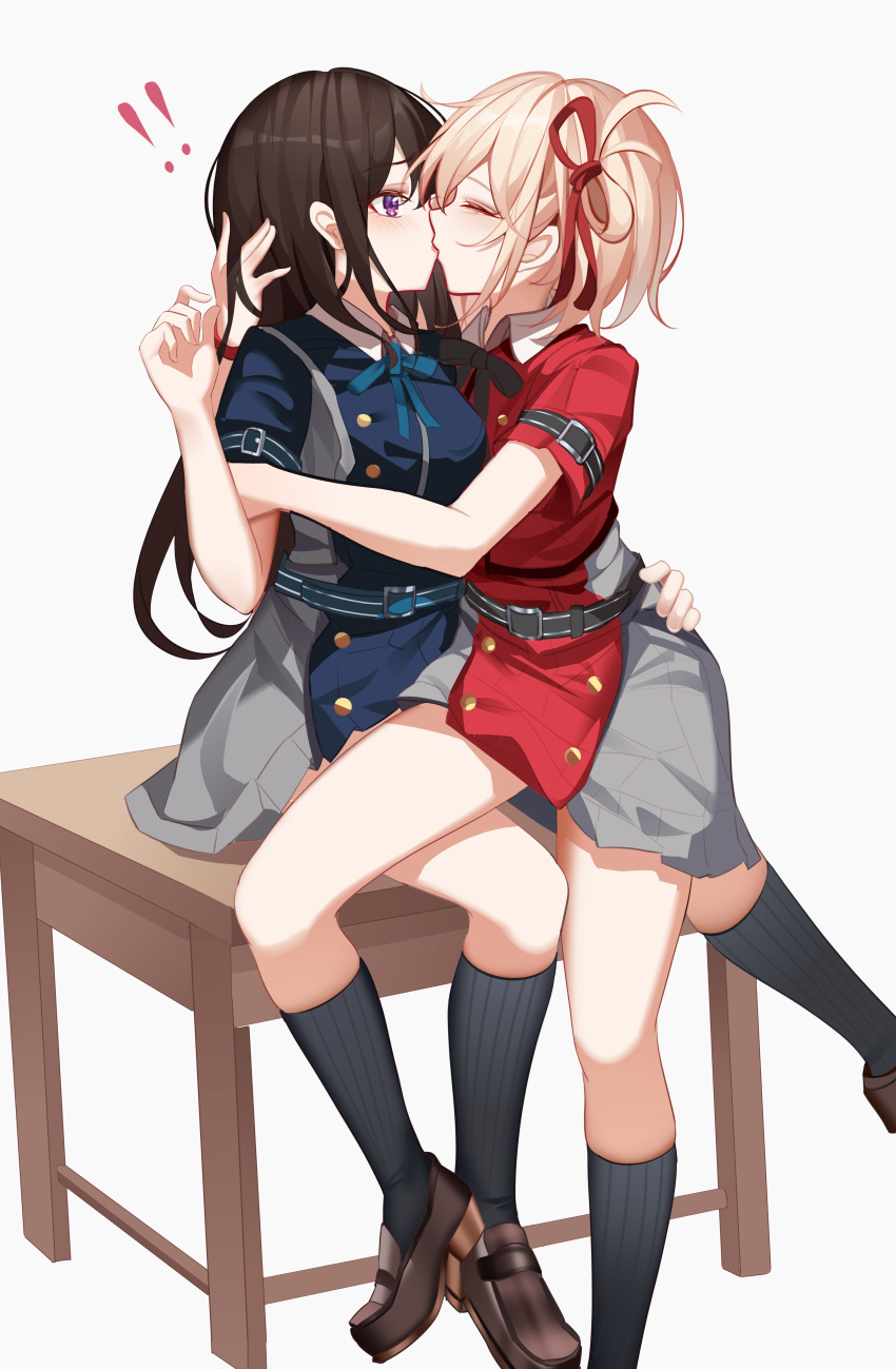 ! !! 2girls absurdres black_hair black_socks blonde_hair blue_dress brown_footwear commentary_request dress grey_background hair_ribbon highres inoue_takina kissing kneehighs loafers long_hair luai lycoris_recoil lycoris_uniform multiple_girls nishikigi_chisato purple_eyes red_dress red_ribbon ribbon shoes short_hair short_sleeves simple_background socks table thighs yuri