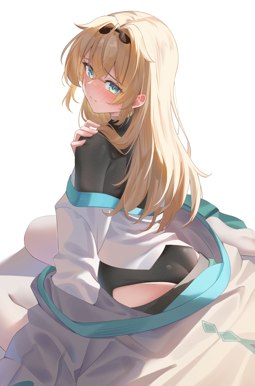 absurdres ahoge aqua_eyes ass black_hairband black_shrug blonde_hair blush chest_sarashi closed_mouth clothes_down commentary crossed_bangs double-parted_bangs ear_blush female hair_between_eyes hair_down hair_intakes hairband haori highres hip_vent hololive japanese_clothes kazama_iroha kazama_iroha_(1st_costume) long_hair long_sleeves looking_at_viewer looking_back messy_hair no_shoes off_shoulder pendora1022 sarashi shirt shrug_(clothing) simple_background sitting solo symbol-only_commentary tabi thighhighs virtual_youtuber wariza white_background white_haori white_shirt white_thighhighs