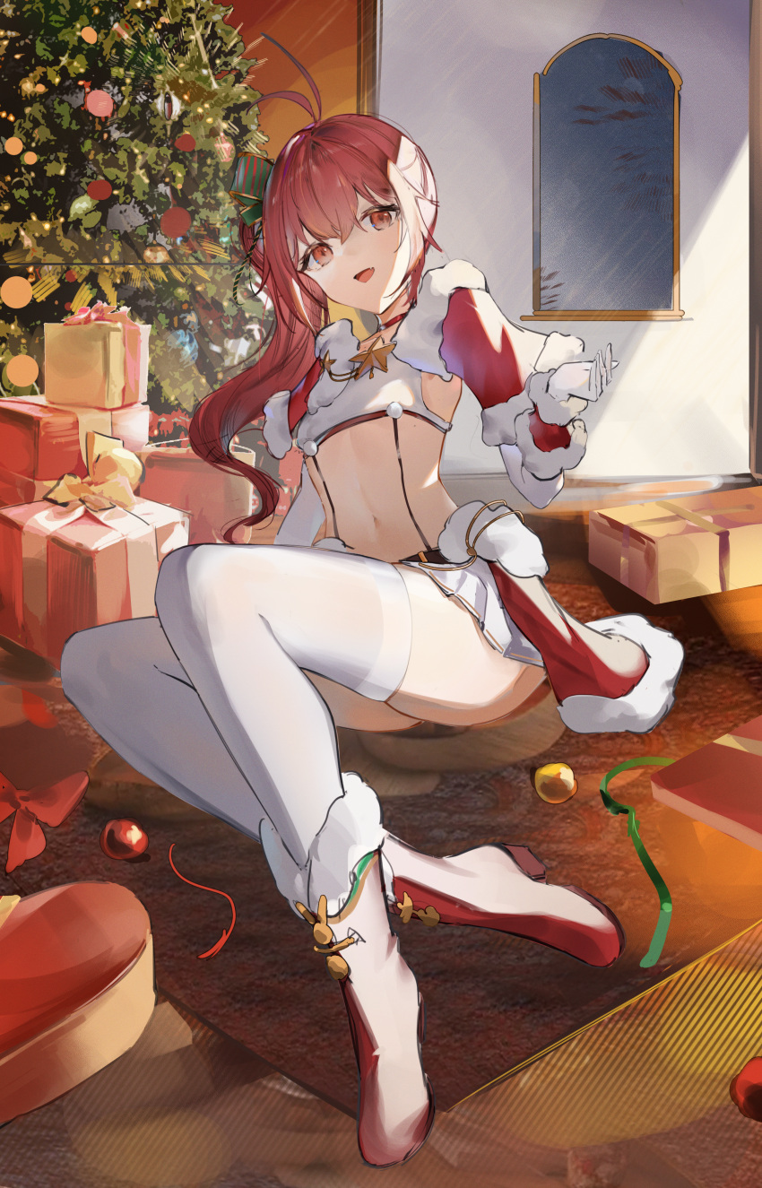 absurdres antenna_hair azur_lane bailey_(azur_lane) bailey_(jolly_saint_bunnylass!)_(azur_lane) bow box capelet choker christmas christmas_tree crop_top elbow_gloves female flantia fur-trimmed_capelet fur_trim gift gift_box gloves green_bow hair_between_eyes hairbow high_heels highres indoors midriff navel oerba_yun_fang official_alternate_costume open_mouth pleated_skirt red_capelet red_choker red_eyes red_footwear red_hair side_ponytail sitting skin_fang skirt smile solo stomach thighhighs white_gloves white_skirt white_thighhighs