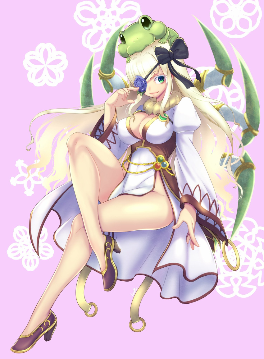 blonde_hair blue_flower breasts brown_footwear cleavage closed_mouth commentary_request covered_navel dress eyepatch female flower flower_eyepatch full_body fur_collar green_eyes hair_between_eyes high_heels highres inuko_games juliet_sleeves large_breasts long_dress long_hair long_sleeves looking_at_viewer no_panties official_alternate_costume pelvic_curtain pink_background puffy_sleeves ragnarok_online side_slit smile solo sorcerer_(ragnarok_online) white_dress wide_sleeves