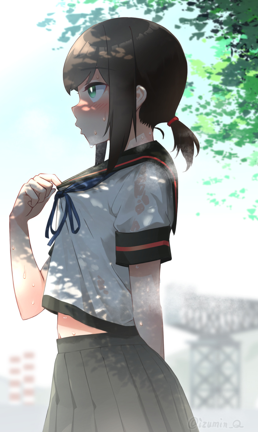 black_hair black_sailor_collar black_skirt blue_sky blush clothes_lift day female fubuki_(kancolle) fubuki_kai_ni_(kancolle) green_eyes highres izumikuma kantai_collection low_ponytail navel outdoors pleated_skirt ponytail sailor_collar school_uniform serafuku shirt_lift short_ponytail sidelocks skirt sky solo sweat