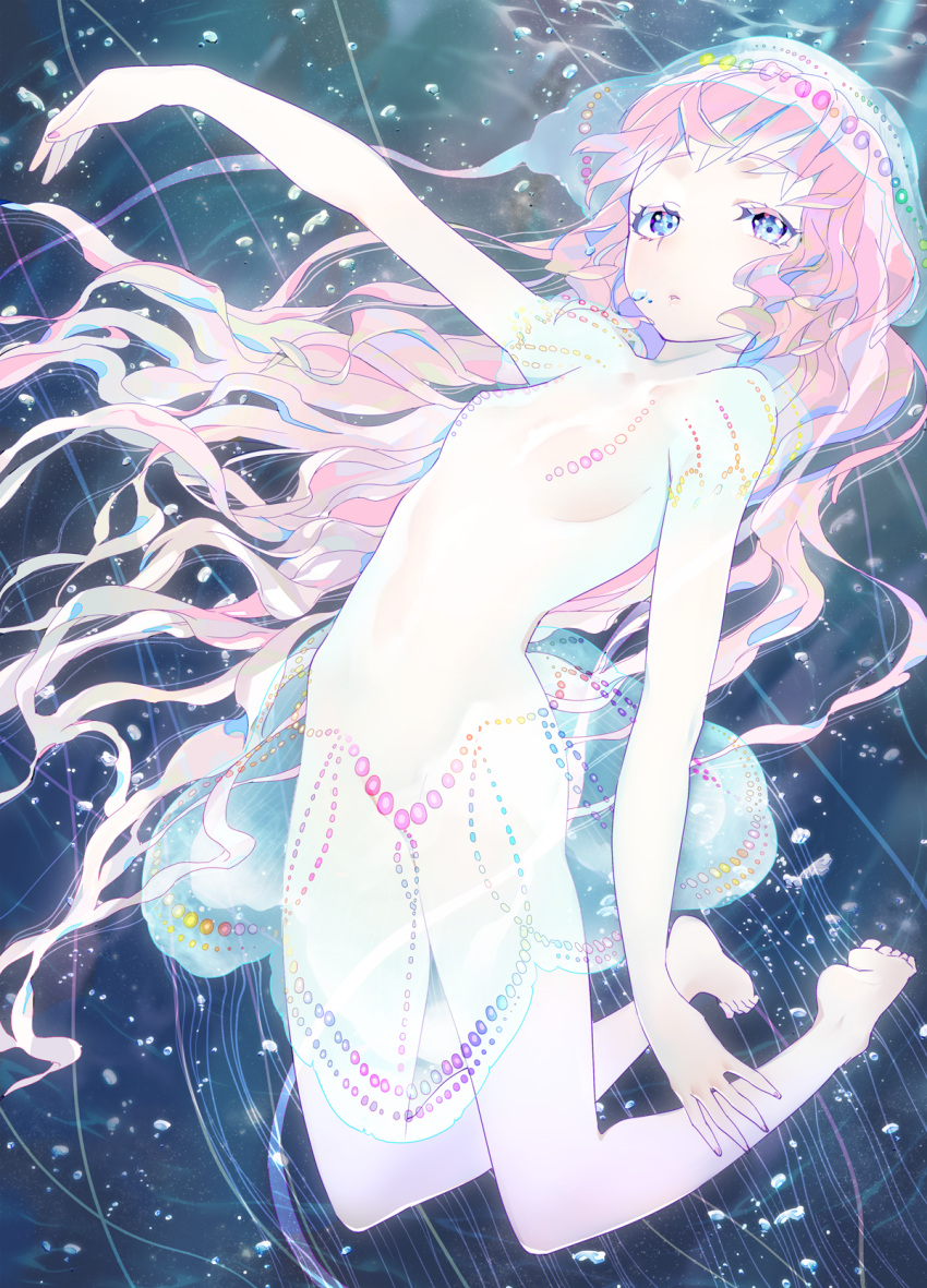 arm_up blue_eyes commentary_request dress female glowing hat highres jellyfish long_hair looking_at_viewer mikurou_(nayuta) original outstretched_arm pink_hair solo submerged underwater