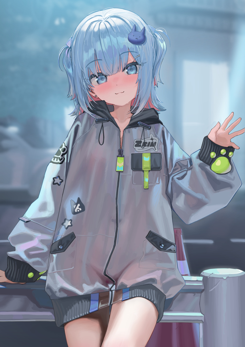 arm_support blue_eyes blue_hair blurry blurry_background blush closed_mouth colored_inner_hair commentary_request female grey_jacket highres hood hood_down hooded_jacket indie_virtual_youtuber jacket kanzarin kanzarin_(vtuber) long_sleeves looking_at_viewer multicolored_hair pink_hair puffy_long_sleeves puffy_sleeves see-through_clothes see-through_jacket smile solo two_side_up virtual_youtuber waving