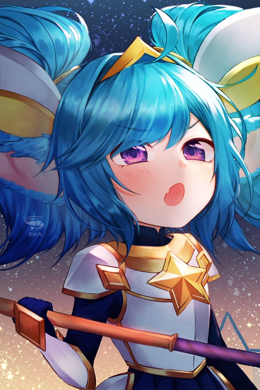 :o ahoge armor blue_gloves blue_hair female fur gloves gradient_background hair_intakes highres holding holding_weapon league_of_legends long_hair magical_girl oerba_yun_fang pointy_ears poppy_(league_of_legends) purple_eyes shrimp_cake skin_fang solo star_(symbol) star_guardian_(league_of_legends) star_guardian_poppy twintails weapon yordle