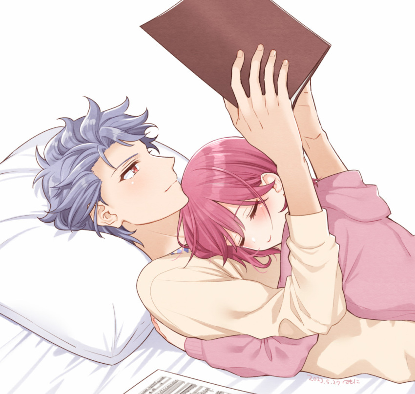 1boy artist_name bed_sheet blue_hoodie book closed_eyes couple cuddling dated female grey_hair holding holding_book hood hood_down hoodie hug krudears light_blush long_sleeves on_bed pillow pink_hair protagonist_(tokimemo_gs3) red_eyes sheet_music shitara_seiji short_hair smile straight sweater swept_bangs tokimeki_memorial tokimeki_memorial_girl's_side_3rd_story white_background yellow_sweater