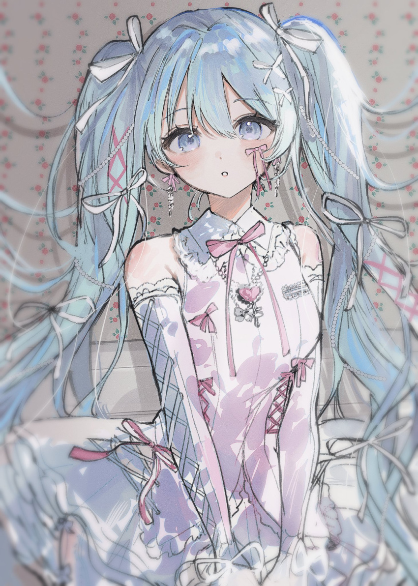 bare_shoulders blue_eyes blue_hair collared_dress detached_sleeves dress female hair_ribbon hatsune_miku heart heart_necklace highres jewelry key key_necklace long_hair long_sleeves looking_at_viewer mechiru necklace parted_lips pink_ribbon ribbon solo twintails very_long_hair vocaloid white_dress white_ribbon