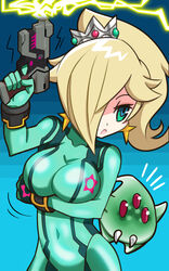  blonde_hair blue_eyes bodysuit breasts clothed_navel crown earrings female green_bodysuit gun jewelry luma mario_(series) metroid metroid_(cosplay) nintendo samus_aran samus_aran_(cosplay) star super_mario_galaxy weapon zero_suit 