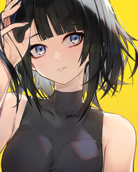  absurdres arknights arknights:_endfield bare_shoulders black_hair black_shirt blunt_bangs breasts endministrator_(arknights) eyeshadow female female_endministrator_(arknights) grey_eyes head_tilt highres makeup medium_hair moyume parted_lips red_eyeshadow shirt sideways_glance simple_background sleeveless sleeveless_shirt sleeveless_turtleneck smile solo turtleneck yellow_background 