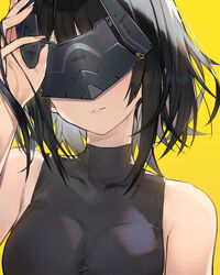  absurdres arknights arknights:_endfield bare_shoulders black_hair black_shirt breasts endministrator_(arknights) female female_endministrator_(arknights) head_tilt highres mask medium_hair moyume parted_lips shirt simple_background sleeveless sleeveless_shirt sleeveless_turtleneck smile solo turtleneck yellow_background 