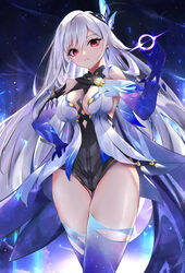  absurdres bare_shoulders breasts commentary_request cowboy_shot earrings elphe female genshin_impact grey_hair hair_ornament hand_on_own_hip hand_up highres jewelry large_breasts leotard long_hair looking_at_viewer red_eyes skirk_(genshin_impact) solo standing thighhighs thighs very_long_hair 