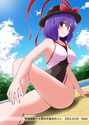  armpits bare_shoulders black_hat blue_sky bow breasts cloud commentary_request commission dutch_angle exercising female floor hand_on_floor hat hat_bow kousei_(public_planet) nagae_iku one-piece_swimsuit outdoors pool purple_hair red_bow red_eyes short_hair sitting skeb_commission sky smile solo swimsuit thighs touhou two-tone_one-piece_swimsuit 