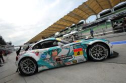  bmw bmw_z4 car hatsune_miku itasha motor_vehicle photo_(medium) race_vehicle racecar sports_car vehicle_focus vocaloid 