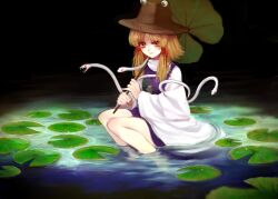  bad_id bad_pixiv_id blonde_hair female frog glowing glowing_eyes hair_ribbon hat holding holding_leaf leaf leaf_umbrella lily_pad long_sleeves mishaguji moriya_suwako partially_submerged purple_skirt red_eyes ribbon shirt short_hair_with_long_locks skirt smile snake solo squatting tomoe_(itigo) touhou turtleneck vest water white_snake wide_sleeves 