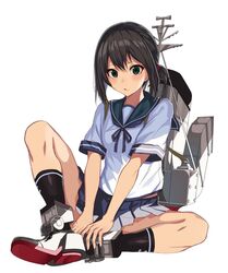  black_hair black_socks blush commentary_request female fubuki_(kancolle) full_body green_eyes highres kantai_collection knee_up kneehighs looking_at_viewer low_ponytail midriff_peek miniskirt oweee pleated_skirt ponytail rigging school_uniform serafuku short_ponytail short_sleeves sidelocks sitting skirt socks solo white_background 