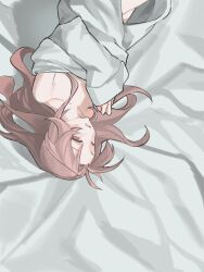  1boy clothes_down commentary hatsutori_hajime highres long_hair long_sleeves male_focus nightshirt on_bed one_eye_closed open_mouth oversized_clothes oversized_shirt parted_bangs pink_hair saibou_shinkyoku shirt sleeves_past_fingers sleeves_past_wrists solo symbol-only_commentary white_shirt wo_lande_gou_xian 