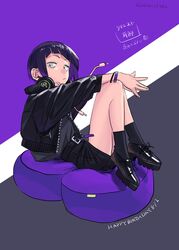  artist_name asymmetrical_bangs audio_jack belt birthday black_background black_belt black_footwear black_hair black_shirt black_shorts black_socks boku_no_hero_academia bracelet closed_mouth commentary cushion female hands_on_own_knees headphones headphones_around_neck jewelry jirou_kyouka knees_up light_frown long_earlobes looking_at_viewer ohhhhhhtsu purple_background purple_hair raised_eyebrows shiny_footwear shirt shoes short_hair shorts sitting socks solo translated twitter_username 