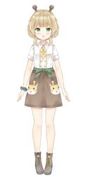  :d apron blush boots bow breasts brown_apron brown_footwear brown_hair collared_shirt commentary_request female full_body giraffe_horns green_bow green_eyes grey_scrunchie highres horns iriam kiritani_komugi looking_at_viewer necktie open_mouth pigeon-toed round_teeth saeki_sora scrunchie shirt short_necktie short_sleeves simple_background small_breasts smile solo standing teeth upper_teeth_only virtual_youtuber white_background white_shirt wrist_scrunchie yellow_necktie 