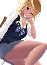  bare_legs blonde_hair bow bowtie breasts brown_hair dutch_angle female gradient_hair grey_skirt gyaru highres idolmaster idolmaster_shiny_colors izumi_mei knee_up large_breasts looking_at_viewer loose_bowtie multicolored_hair nail_polish on_chair open_collar pleated_skirt ponytail shirt simple_background sitting skirt solo torikun vest wavy_hair white_background white_shirt 