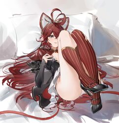  absurdres asymmetrical_legwear azur_lane black_footwear crossed_bangs female flantia fleuret_(azur_lane) grey_eyes hair_spread_out high_heels highres knees_up long_hair long_sleeves looking_at_viewer lying on_back panties red_hair red_socks single_sock single_thighhigh socks solo striped_clothes striped_socks striped_thighhighs thighhighs underwear vertical-striped_clothes vertical-striped_socks vertical-striped_thighhighs very_long_hair white_panties 