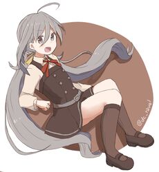  ahoge belt bow bowtie commentary_request cosplay female grey_eyes grey_hair hair_between_eyes kantai_collection kasumi_(kancolle) kasumi_(kancolle)_(cosplay) kiyoshimo_(kancolle) kneehighs loafers long_hair looking_at_viewer low_twintails mary_janes open_mouth remodel_(kantai_collection) riz_(ravel_dc) school_uniform shoes socks twintails twitter_username 