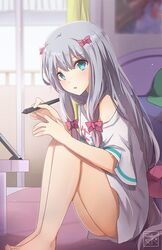  adrenaline!!! aqua_eyes bare_legs barefoot blurry blush bow clothes_writing commentary depth_of_field drawing_tablet eromanga_sensei female grey_hair hairbow holding indoors izumi_sagiri k-rumi legs_together long_hair looking_at_viewer low-tied_long_hair off_shoulder parted_lips pink_bow shirt short_sleeves sitting solo stylus white_shirt 