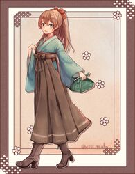  bento blue_kimono boots brown_hair brown_hakama cross-laced_footwear female furoshiki green_eyes hair_between_eyes hair_ribbon hakama hakama_skirt japanese_clothes kantai_collection kimono kumano_(kancolle) lace-up_boots meiji_schoolgirl_uniform open_mouth ponytail red_ribbon ribbon skirt smile taishou wrapped_bento wss_(nicoseiga19993411) 