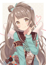  angel_wings aqua_bow aqua_jacket armband badge border bow brown_armband brown_eyes brown_hair brown_sailor_collar button_badge character_name closed_mouth clothes_writing commentary_request cursive female green_bow grey_background grey_hair hairbow happy_valentine heart index_finger_raised jacket long_hair long_sleeves looking_at_viewer love_live! love_live!_school_idol_project minami_kotori minasenagi one_side_up outside_border photoshop_(medium) polka_dot polka_dot_background sailor_collar smile solo striped_bow striped_clothes suspenders two-tone_bow upper_body valentine white_border white_bow white_wings wings 