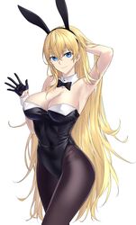  absurdres animal_ears arm_behind_head arm_up azur_lane black_bow black_bowtie black_gloves black_leotard black_pantyhose blonde_hair blue_eyes bow bowtie breasts commentary covered_navel cowboy_shot detached_collar fake_animal_ears female gloves highres large_breasts leotard long_hair looking_at_viewer north_carolina_(azur_lane) pantyhose playboy_bunny rabbit_ears simple_background smile solo strapless strapless_leotard suprii very_long_hair white_background 