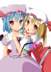  2girls ascot bad_id bad_pixiv_id bat_wings blonde_hair blue_hair blush bow brooch ebiebiebio flandre_scarlet glowing glowing_wings hair_ribbon hat hat_bow hat_with_ears highres jewelry looking_back multiple_girls oerba_yun_fang open_mouth red_eyes remilia_scarlet ribbon short_hair siblings side_ponytail simple_background sisters smile touhou wavy_mouth wings 